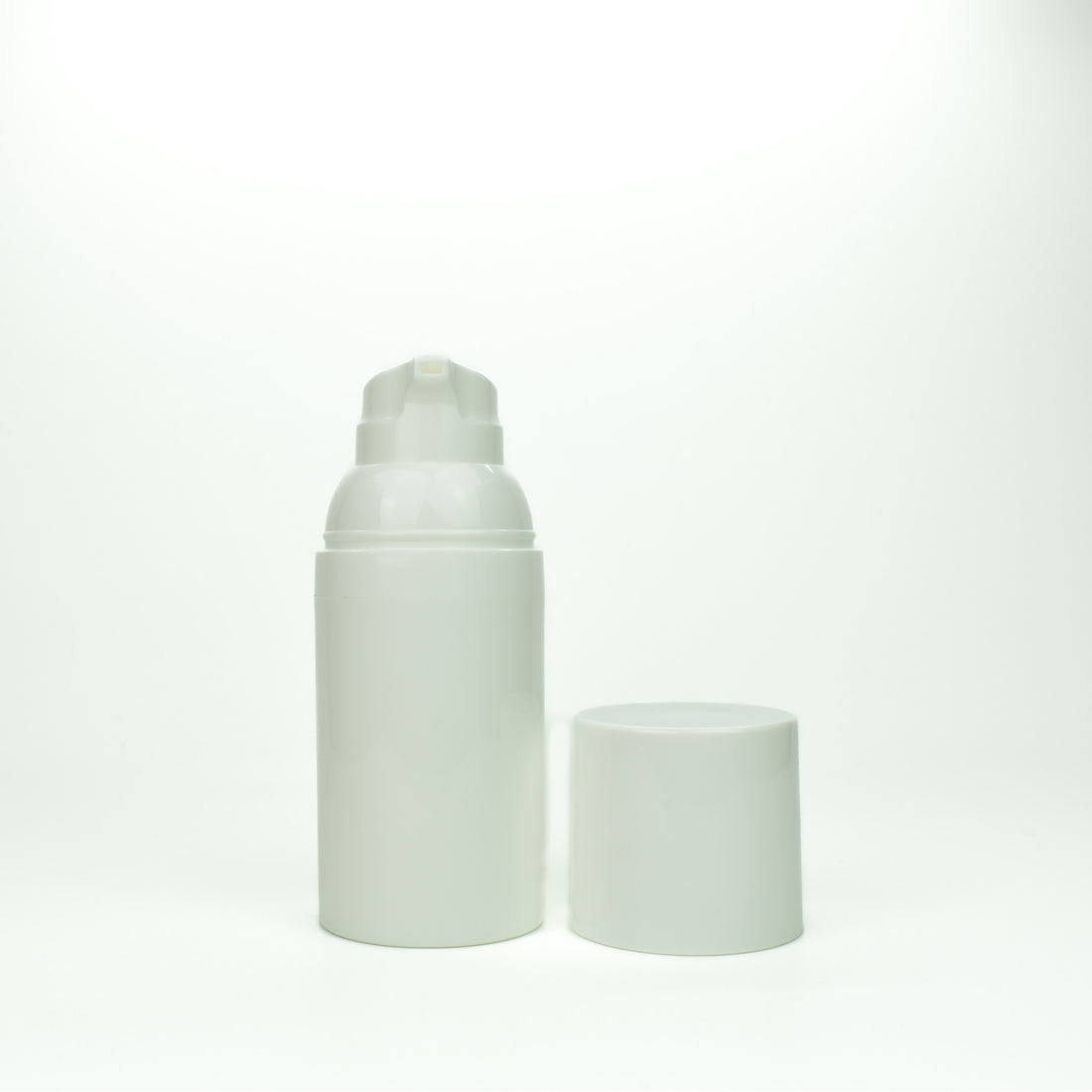 Witte airless dispenser met witte dop inhoud 50ml.