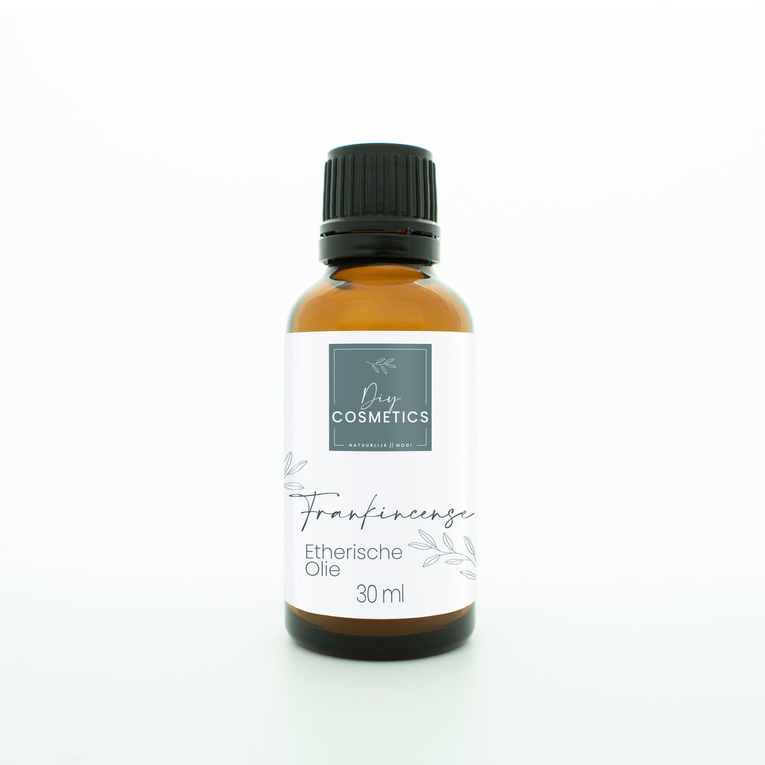 Amber kleurige glazen fles van 30 ml met zwarte dop, met biologische etherische Frankincense (wierook) olie.