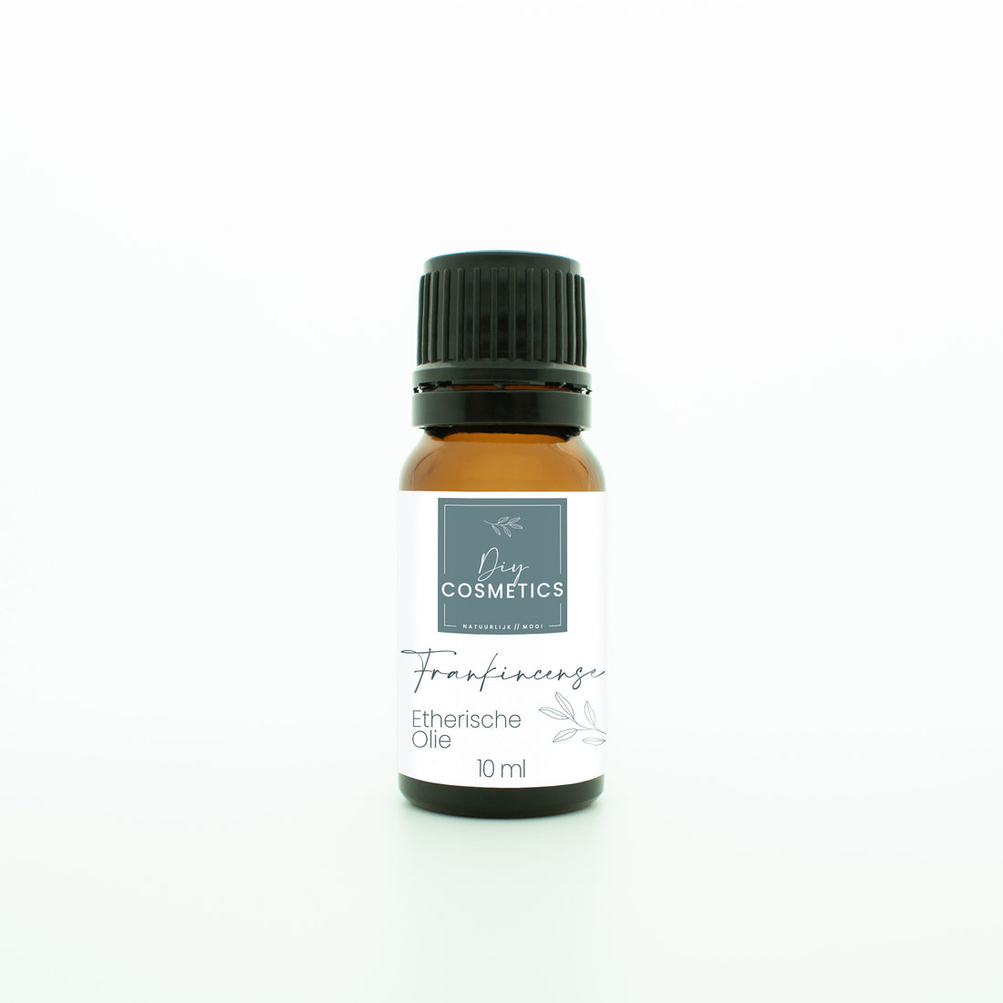 Amber kleurige glazen fles van 10 ml met zwarte dop, met biologische etherische Frankincense (wierook) olie.